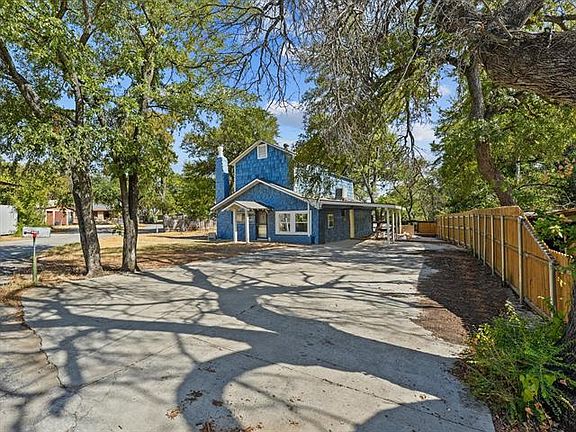 5th image of 4220 Lakewood Dr