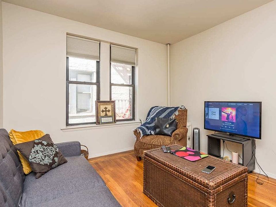 1st image of 2564 35th St APT 2C