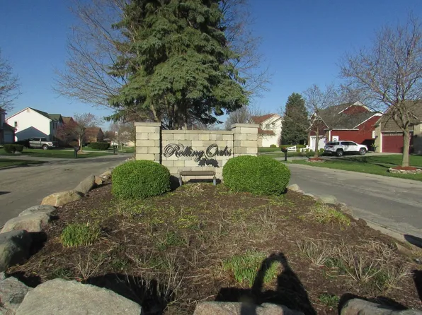 1921 Oak Squire Ln, Howell, MI 48855