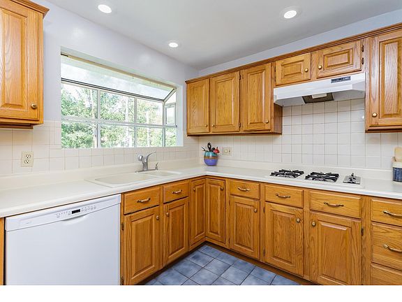 4th image of 2363 Wescreek Dr