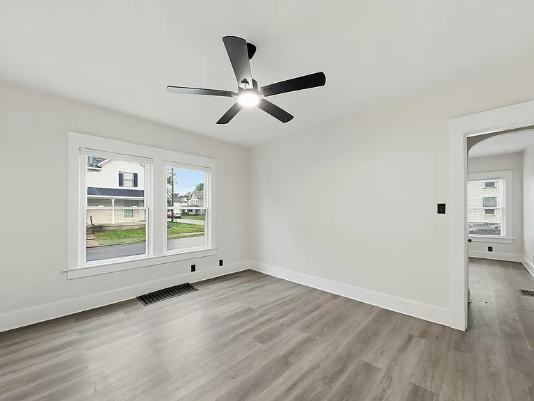 1400 Woodlawn Ave #1400 — Photo 2