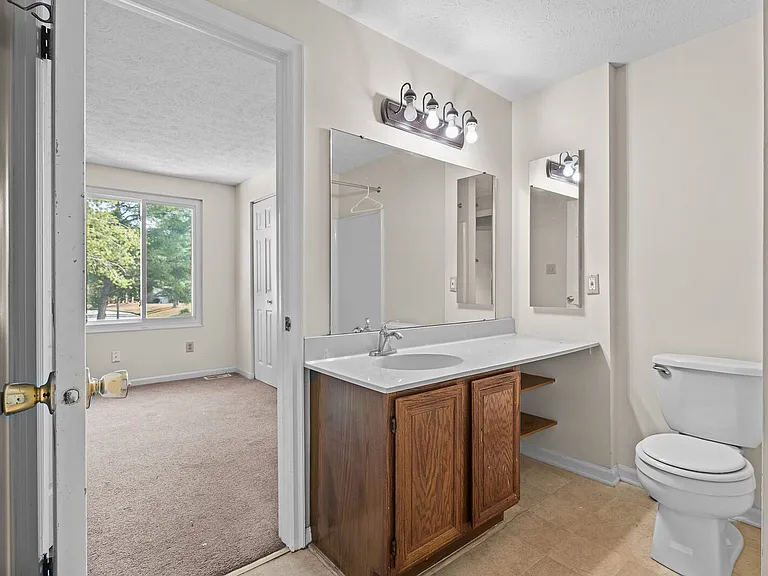 528 Chanticlar Ct — Photo 16