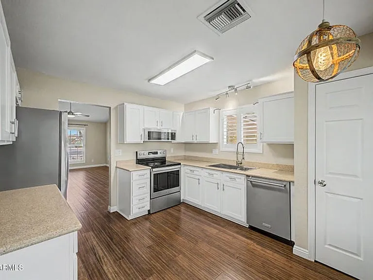 7733 W Pershing Ave — Photo 5