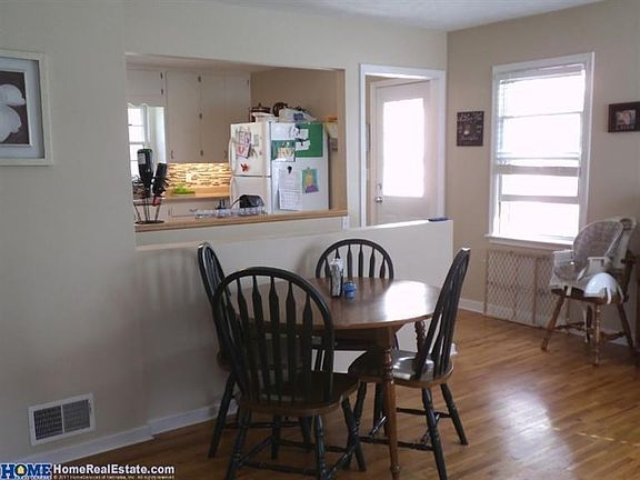 4th image of 2200 S 38th St