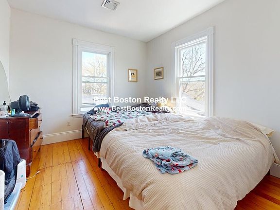 4th image of 125 Hampshire St #5
