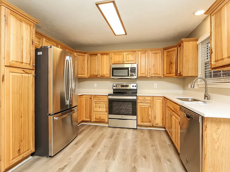 403 Watersedge Ln — Photo 7