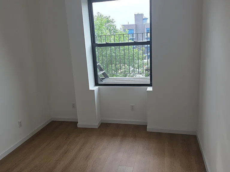 30-87 Steinway St #4A — Photo 2