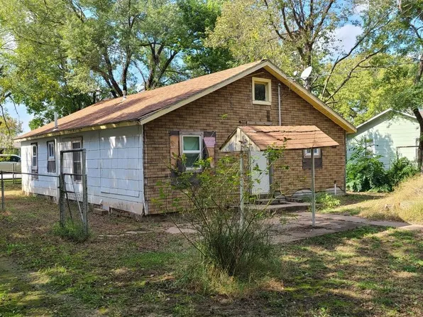 302 N Pacific St, Oxford, KS 67119