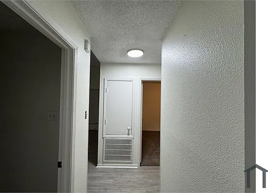 3 bed, 1123 sqft, $1,900 — Photo 4