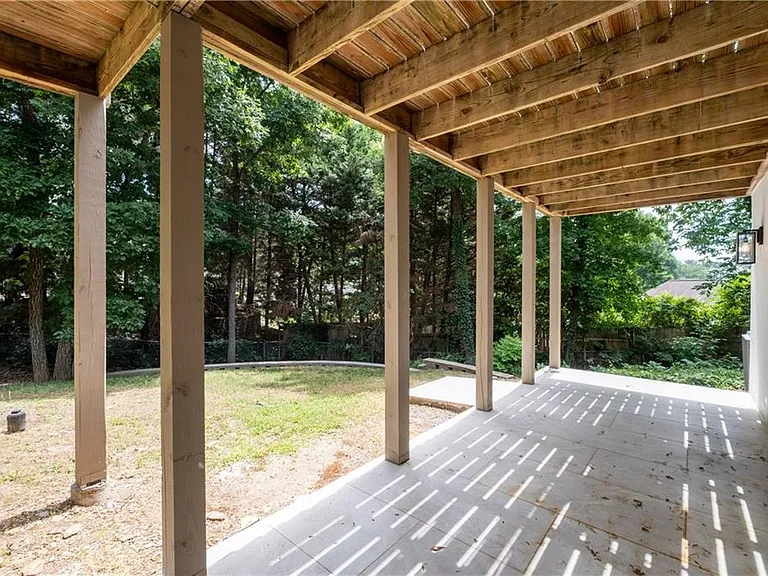 4610 Morton Rd — Photo 46