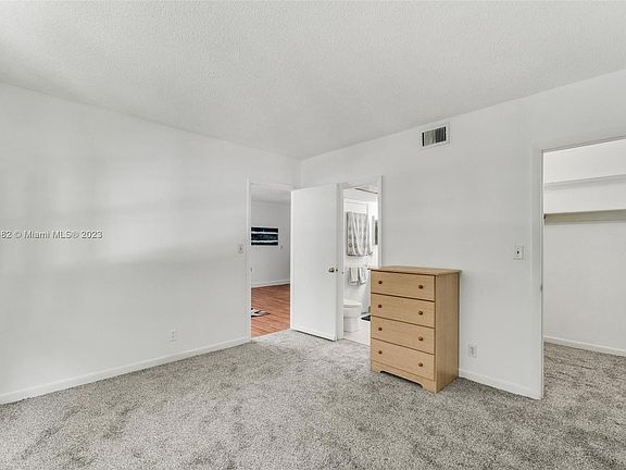5th image of 649 W Oakland Park Blvd APT 217A