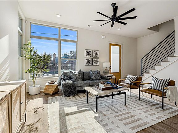 3rd image of 5492 Park Ave