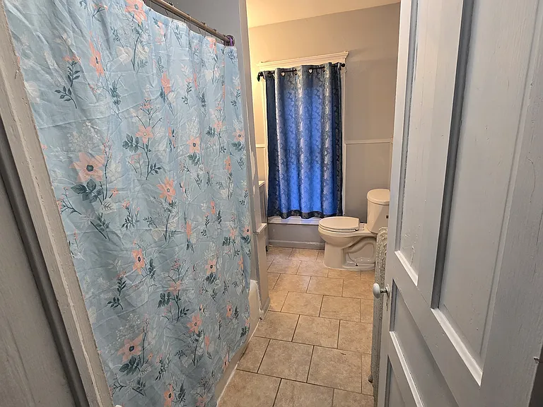 601-603 W Main St #1 — Photo 13