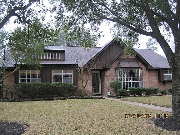 Beautiful corner lot in well established Devonshire Woods