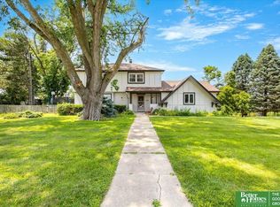 12206 Leavenworth Rd, Omaha, NE 68154