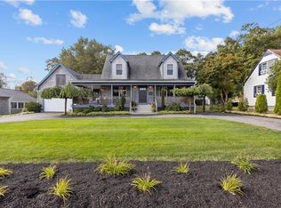 139 Durfee Rd, Tiverton, RI 02878