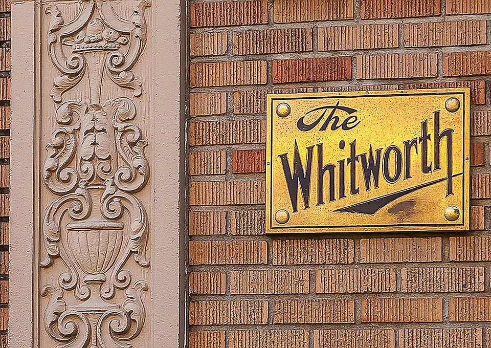 01 exterior 7 nameplate