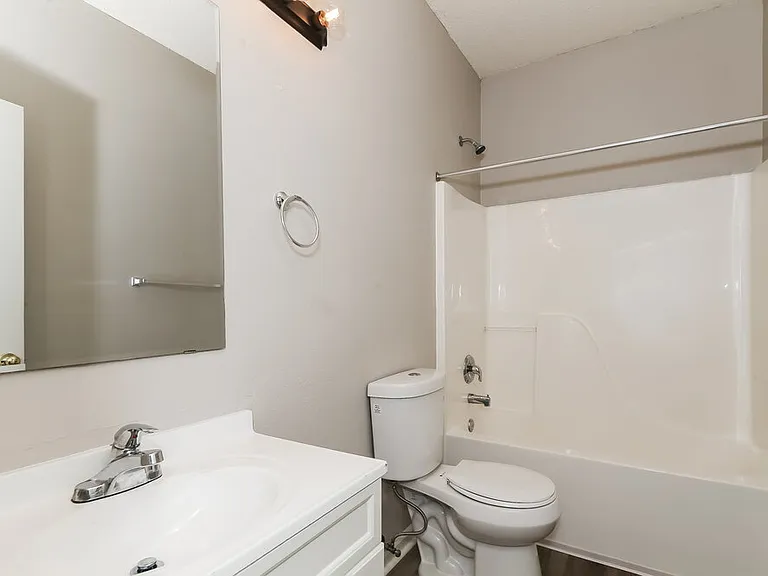 5810 Long Lake Ln — Photo 17