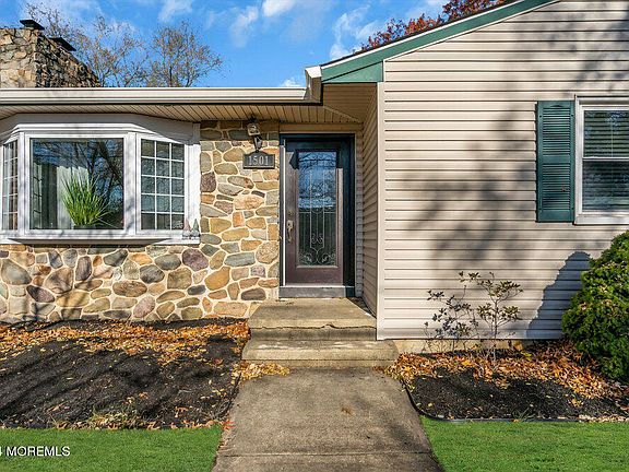 2nd image of 1501 9th Avenue