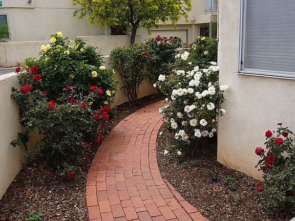 4th image of 1801 Indian Plaza Dr NE
