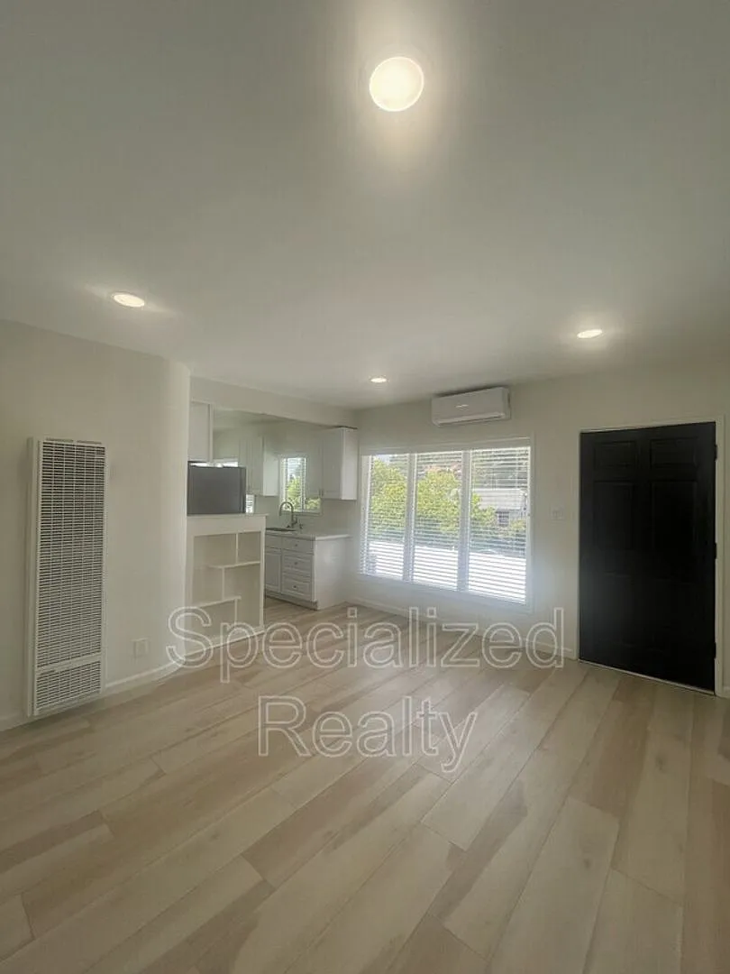 3216 Division Street — Photo 3