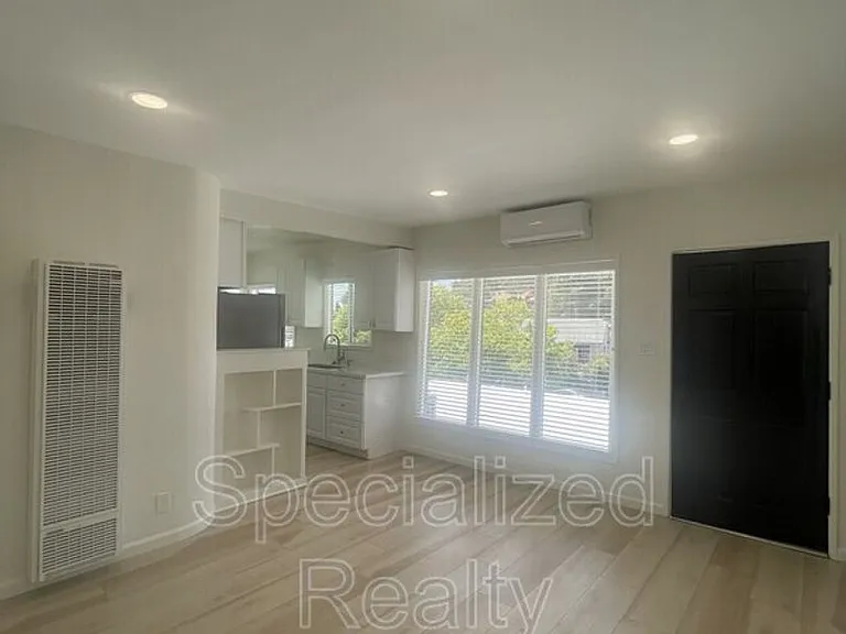 3216 Division St — Photo 4