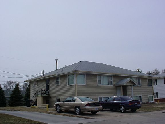 2nd image of 2225 E 20th St APT 1