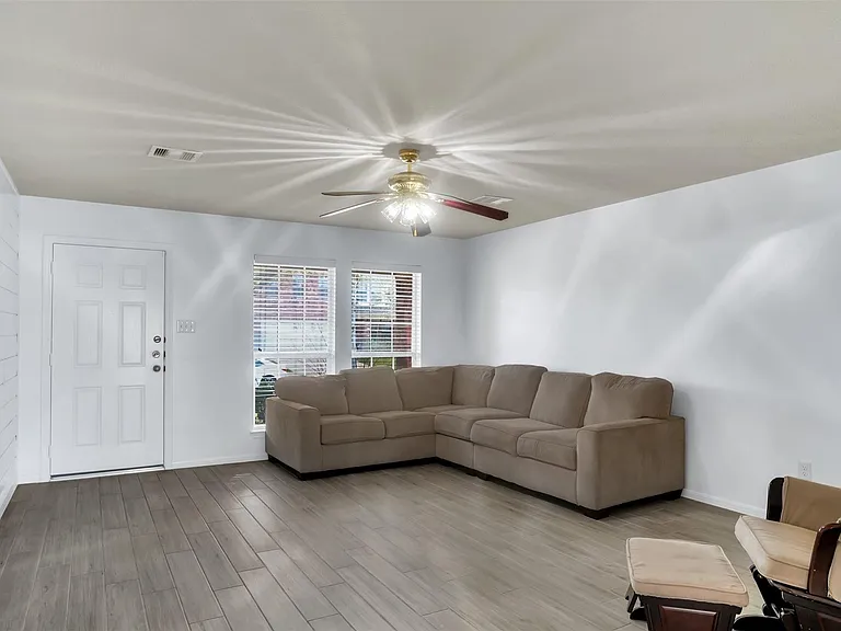 15807 Little Miss Creek Dr — Photo 5
