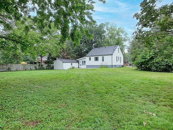 5th image of 855 Bartlet Dr