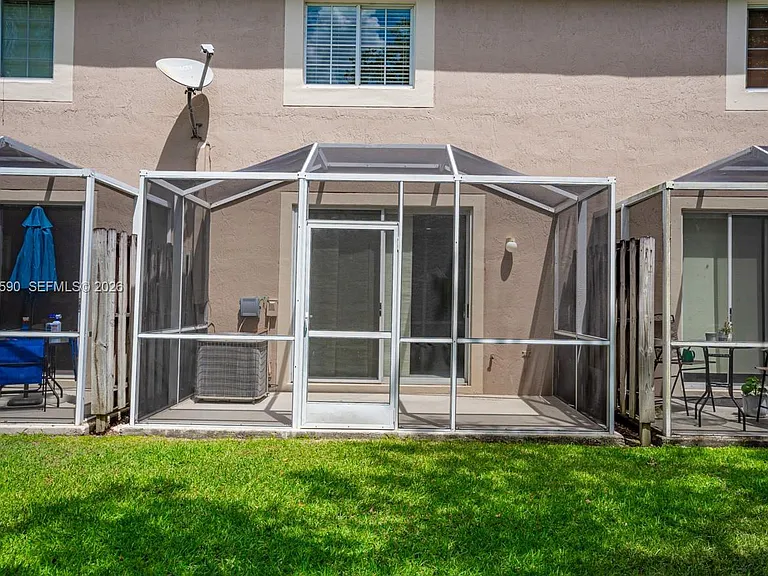 2098 Madeira Dr — Photo 38