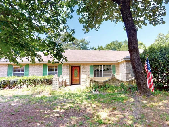 105 Brentwood Cir, Athens, TX 75751
