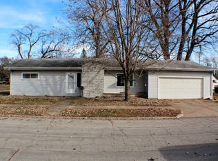 214 Indiana Ave, Iowa Falls, IA 50126