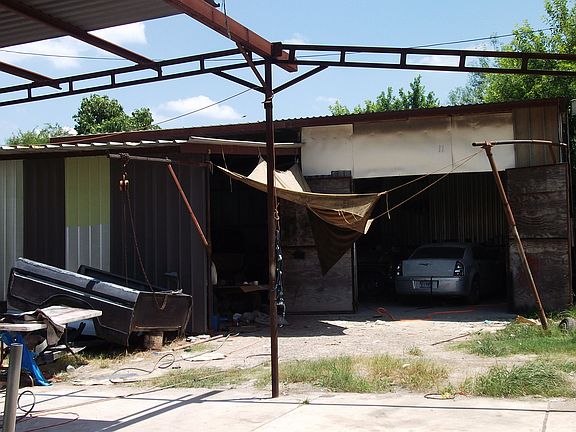 3rd image of 425 Pantera Dr