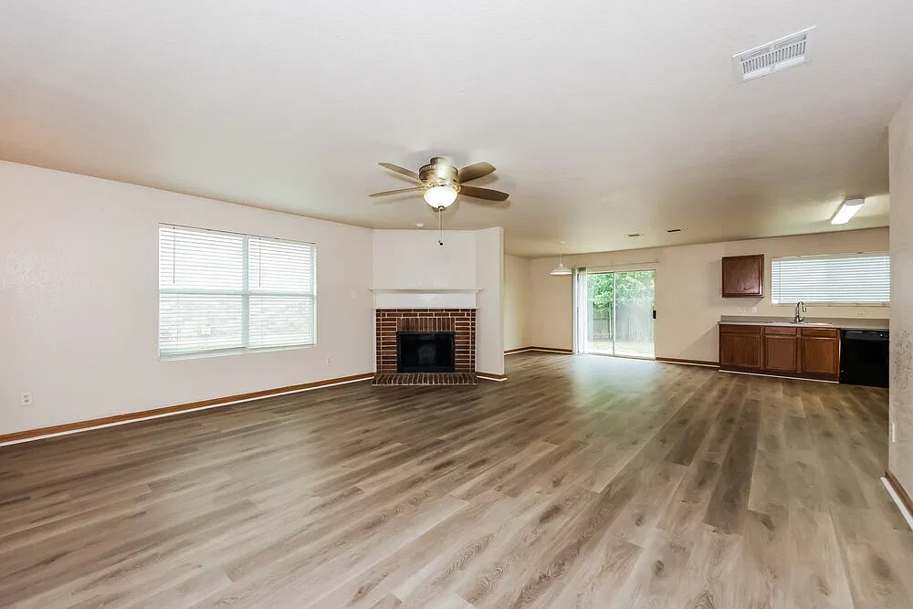 3 bed, 2.0 bath, 1532 sqft, $1,990 — Photo 3