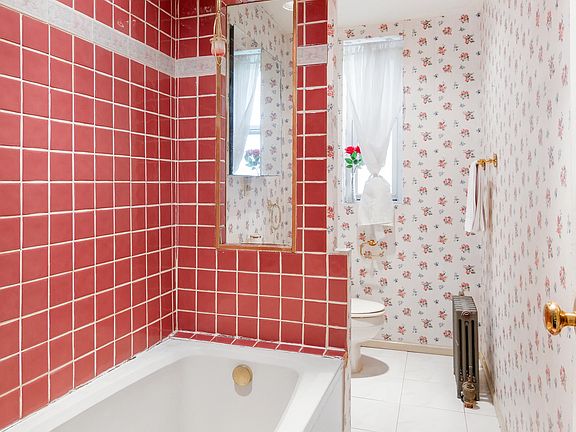 5th image of 525 E 89th St APT 5K