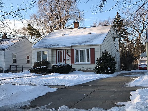 2nd image of 19380 Woodland St