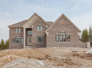 3969 Trout Creek Ln, Oakland, MI 48363