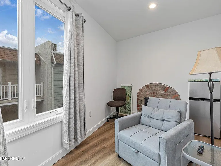 31 Village Rd — Photo 20