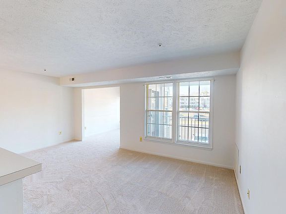 4th image of 728 Jupiter Hills Ct #1-1E