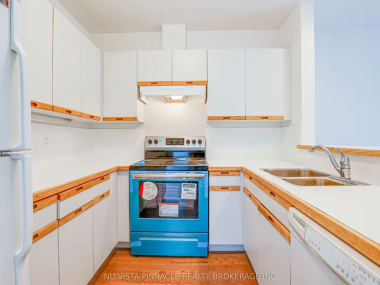 343 Princess Ave — Photo 12