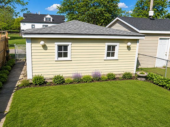 2nd image of 8202 S Muskegon Ave #B