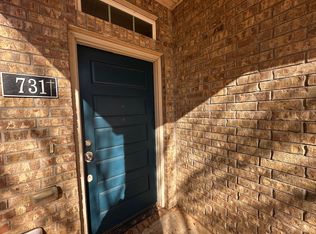 731 SW 14th St, Moore, OK 73160