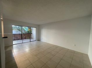 10641 SW 108th Ave APT 2I, Miami, FL 33176