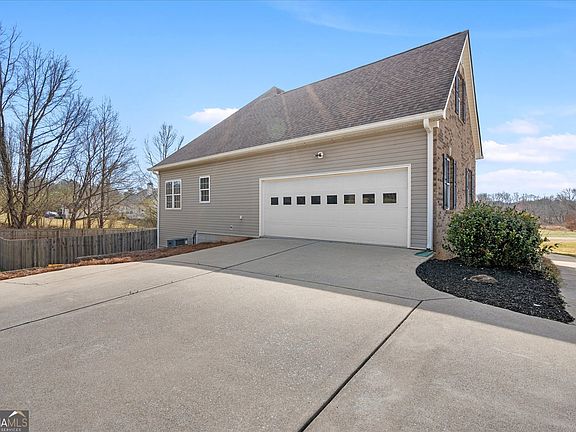 5th image of 184 Ridge Xing