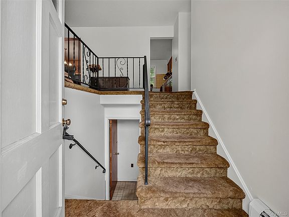 3rd image of 794 Brookridge Drive