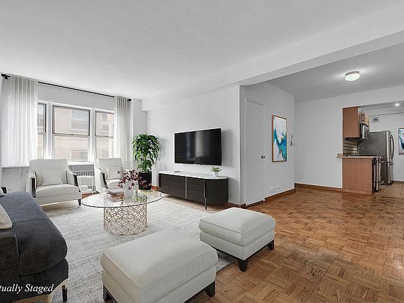 2nd image of 34 Plaza St E Unit Ph-1202