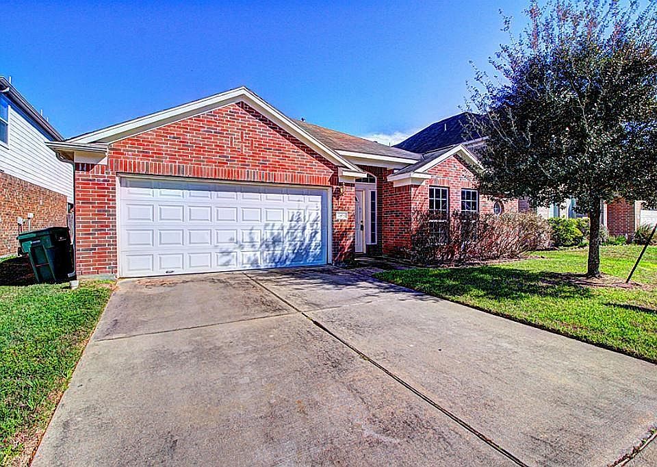 1st image of 4818 Upland Dale Ct