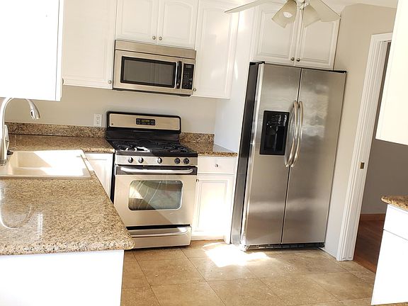 4th image of 230 W Cherry Ave