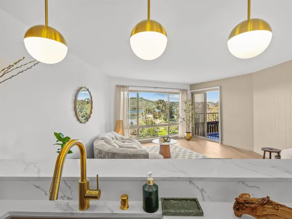 5704 Baltimore Dr Unit 325, La Mesa, CA 91942