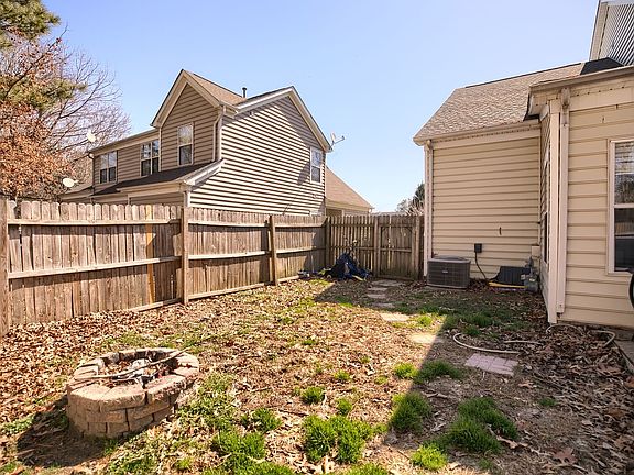 3rd image of 107 Alice Ct